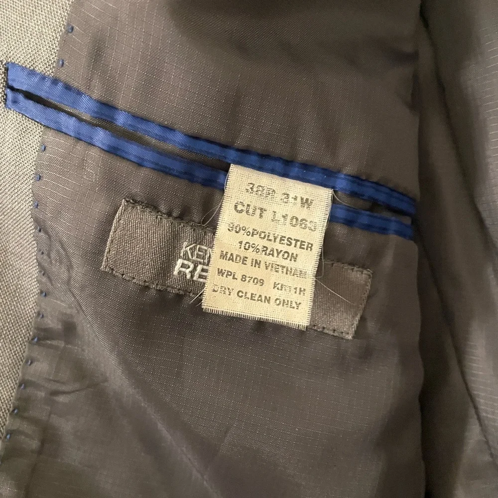 Men's Dark Gray Suit and Pants - Picture 4 of 7